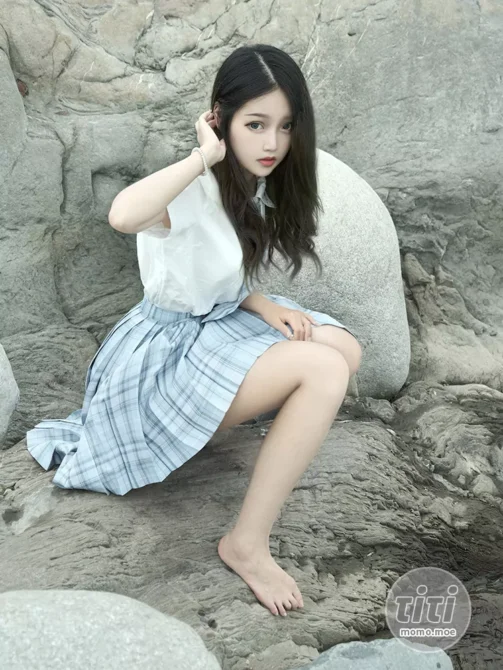 eloise软软 – NO.20 风吹草低pp凉 [58P-387MB]