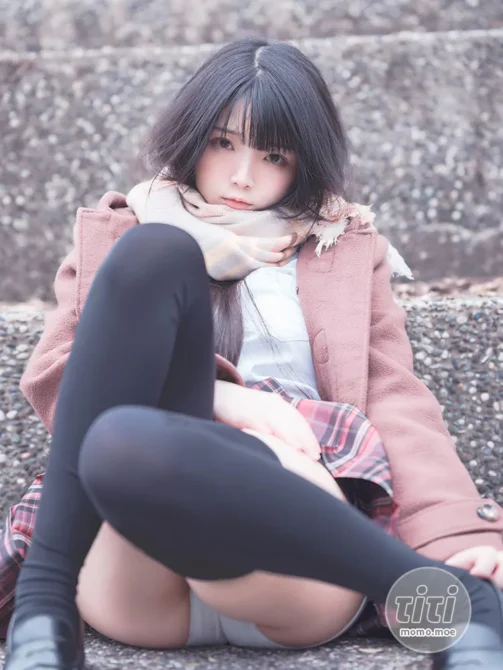 落落Raku_66 – NO.010 同級生 Her [56P-331MB]