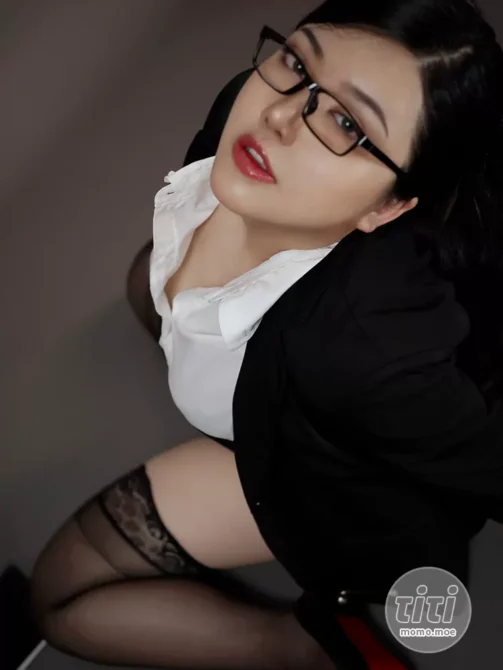 千煌弑夜 – NO.006 教导处主任 [30P-234MB]