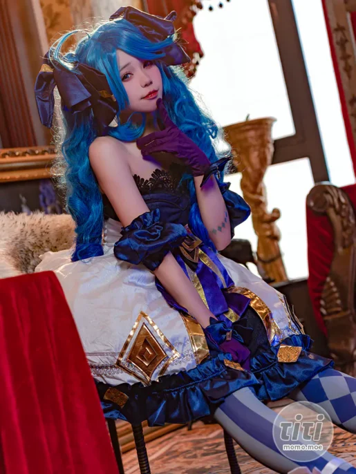 黏黏团子兔 – NO.030 (咬一口兔娘) 兔兔班车No.1『格温』 [38P+1V-824MB]