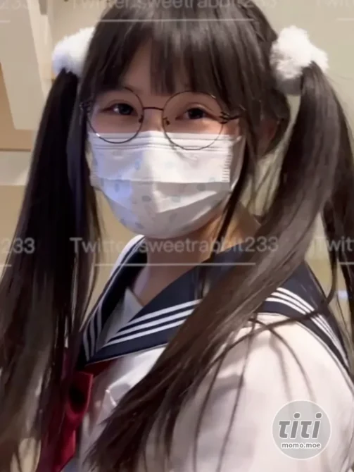 软萌兔兔酱 – NO.001 黑丝陪玩 [2V-1.7GB]