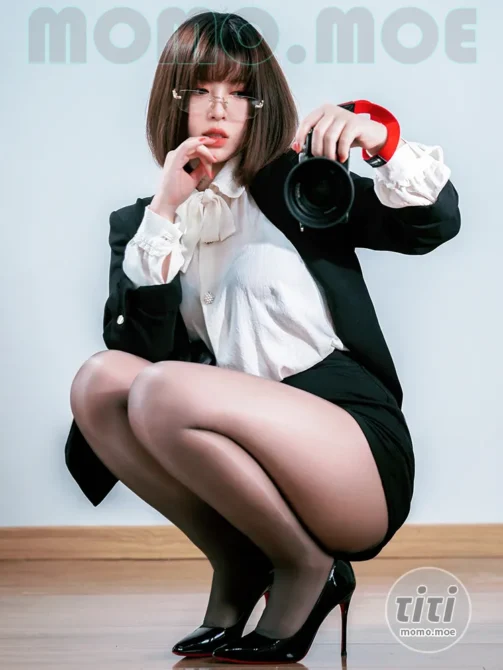 半半子 – NO.076 OL自撮 [28P+2V-119MB]