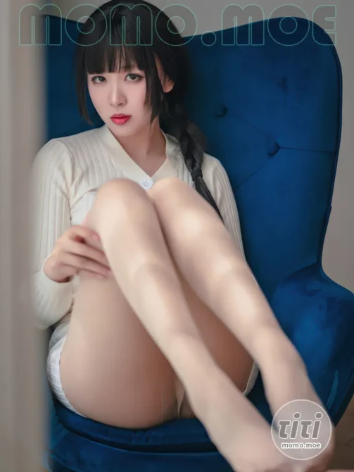 轩萧学姐 – NO.061 肉丝家妻 [70P-555MB]